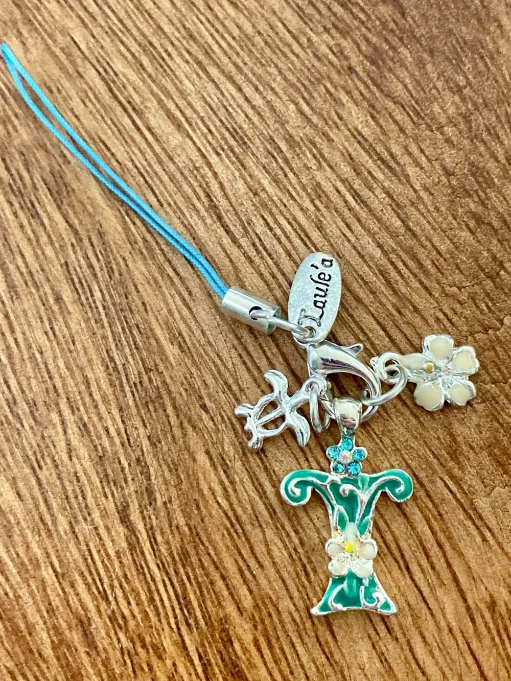 Laule'a Hawaii NWOT Floral letter T phone Charm green & Silver tone